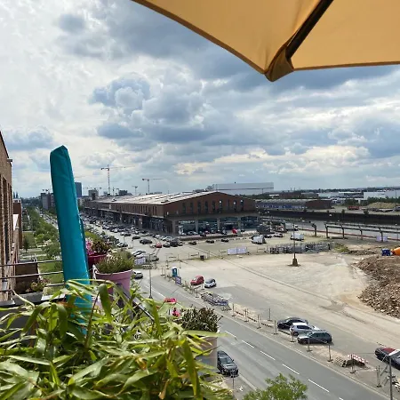 Apartment Neubau, Blick Auf Die Weser Moderne Einrichtung. Bremen